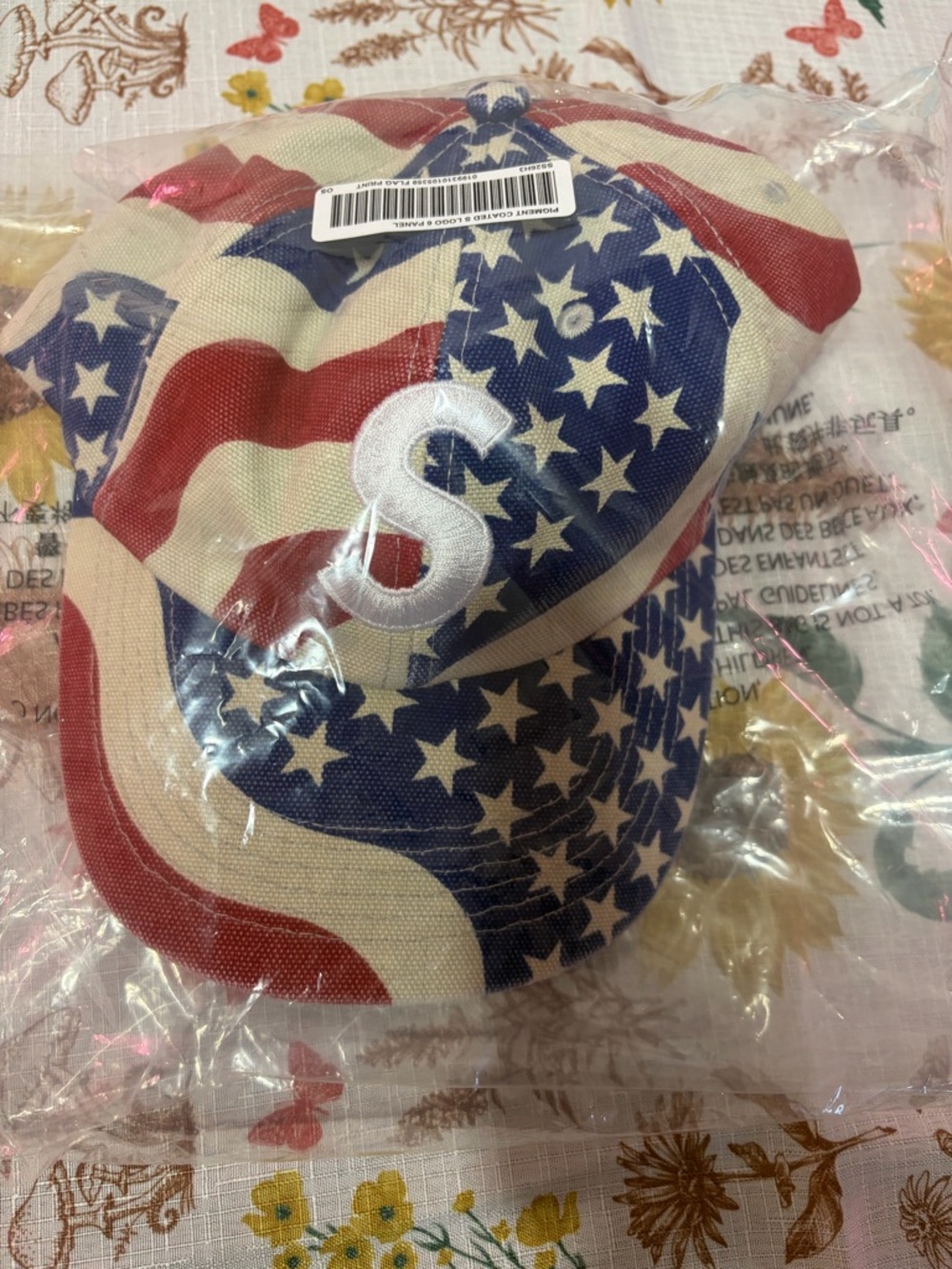 Supreme Logo Pigment-Coated American Flag Baseball Cap - Red, Blue, Cream